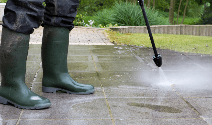 <p style="font-family: 'Poppins', sans-serif; font-weight: 700; font-size:24px;">DRIVEWAY PRESSURE WASHING</p>